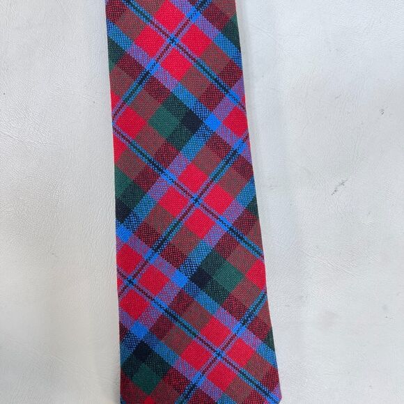 Ingles Buchan Tie 100% Wool Plaid Made Scotland 55" x 3.5" Red Blue Green Black - Picture 3 of 6